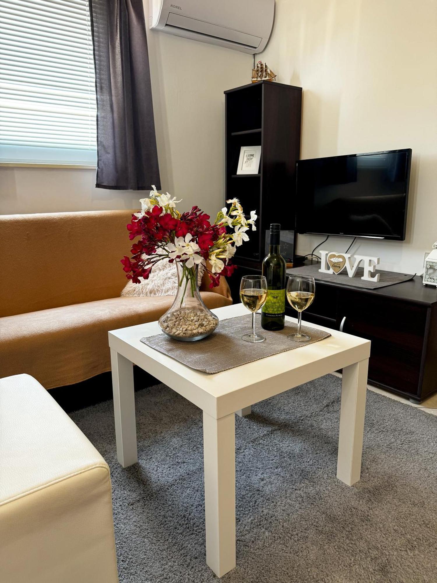 Apartmani Cvangic Vir Exteriör bild