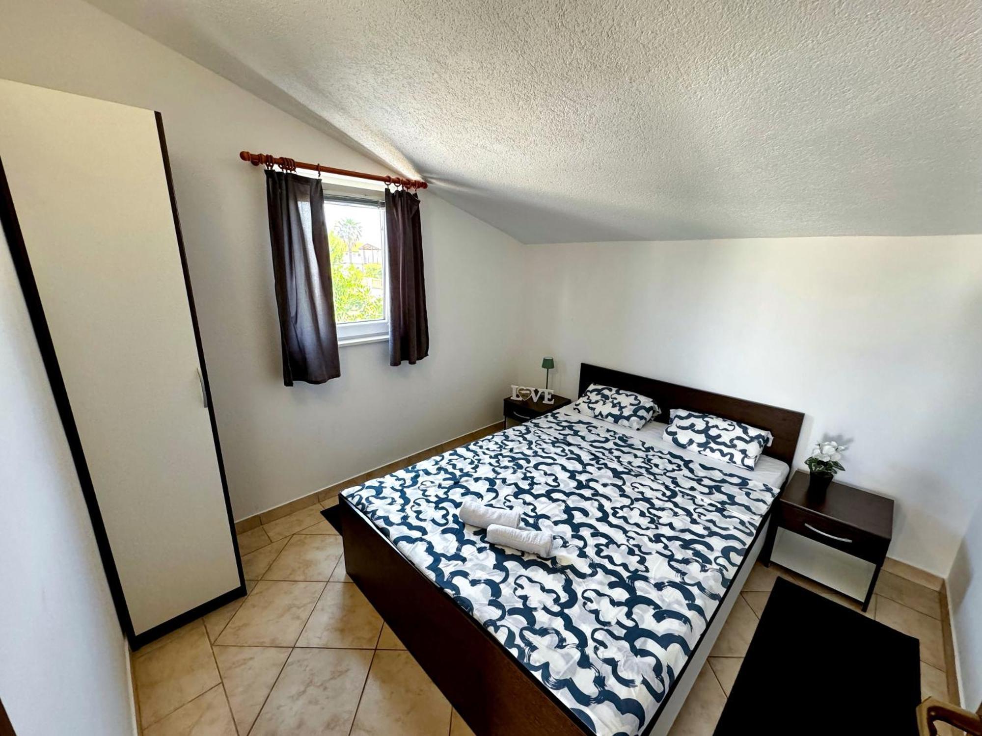 Apartmani Cvangic Vir Exteriör bild
