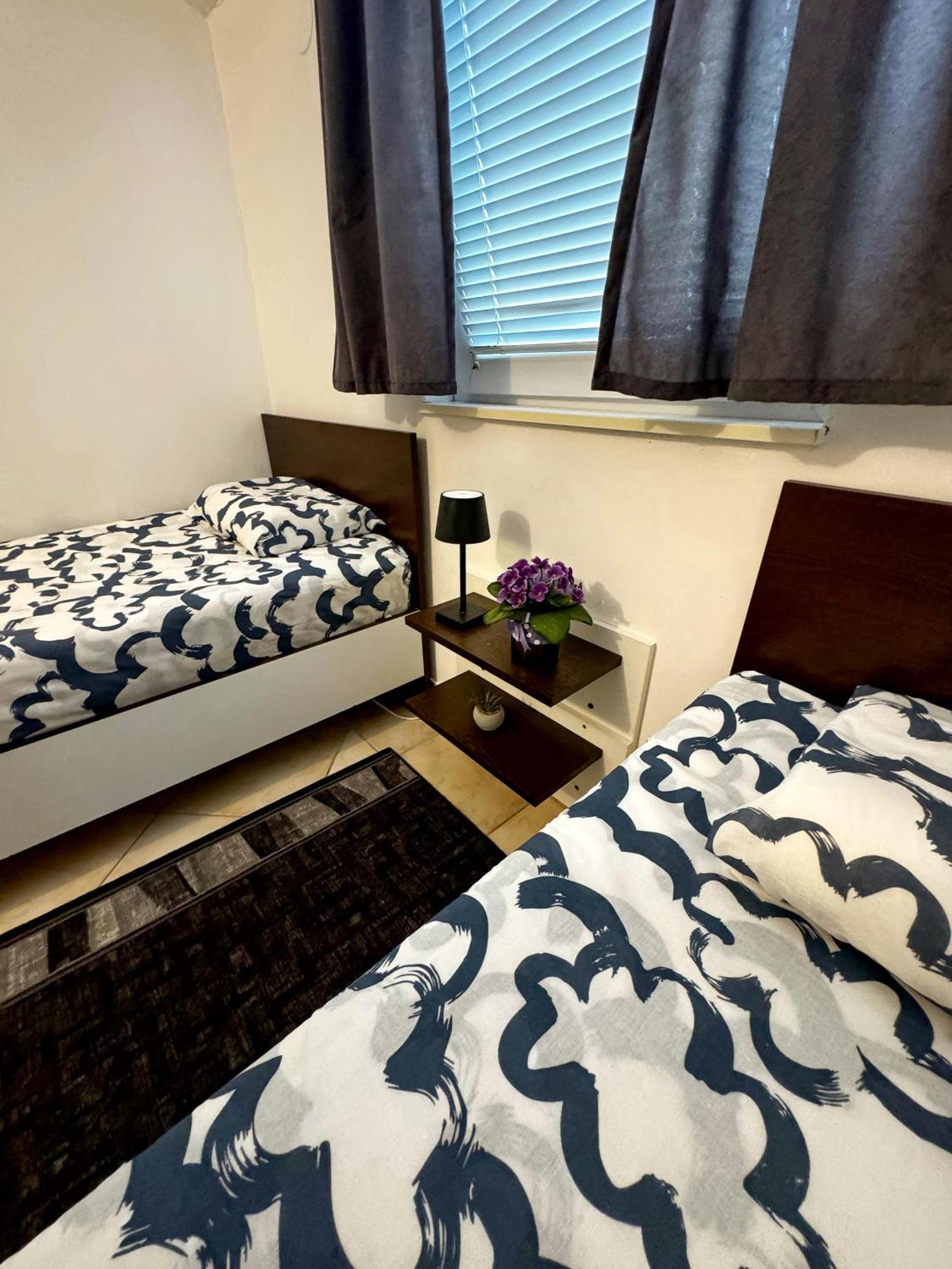 Apartmani Cvangic Vir Exteriör bild