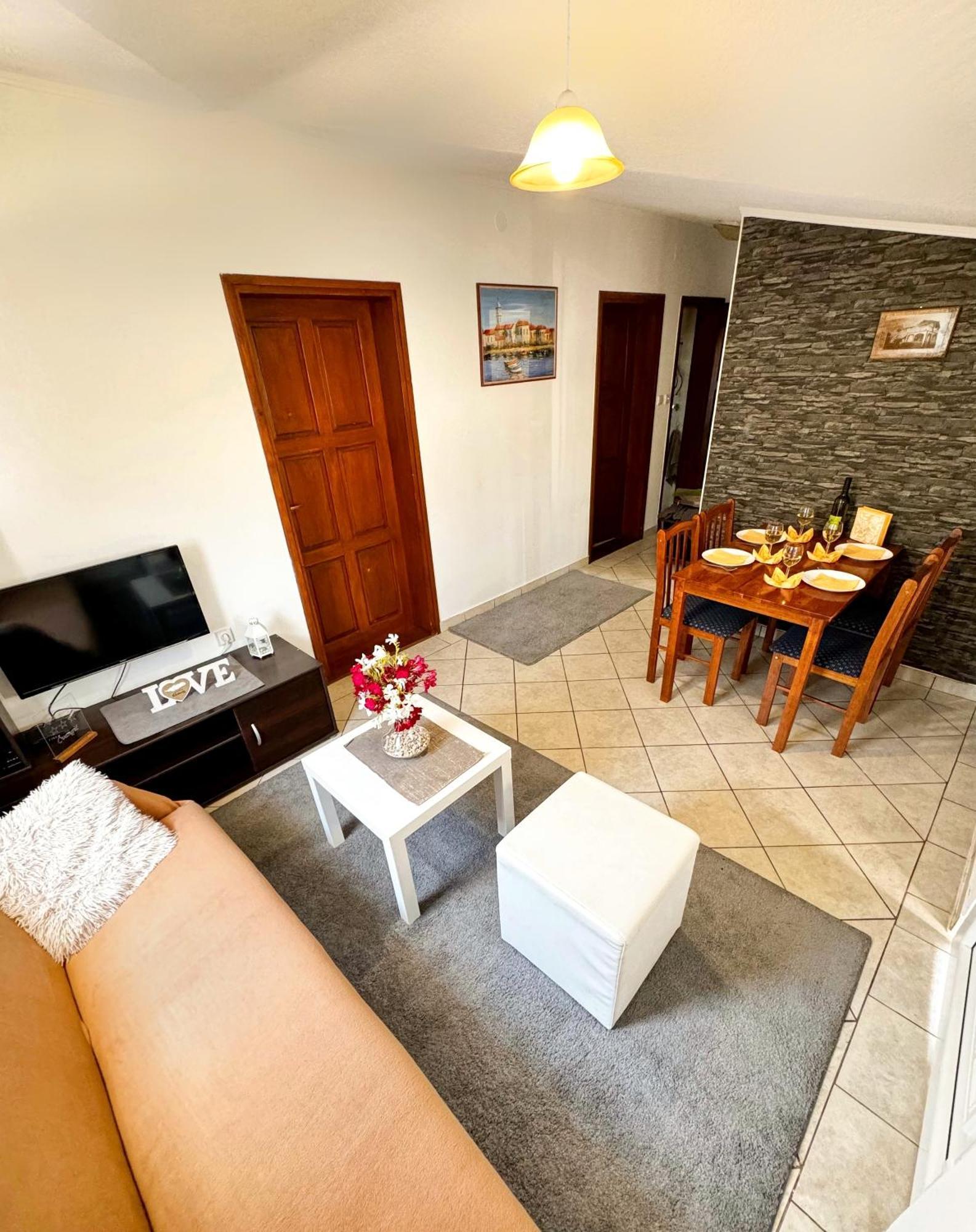 Apartmani Cvangic Vir Exteriör bild