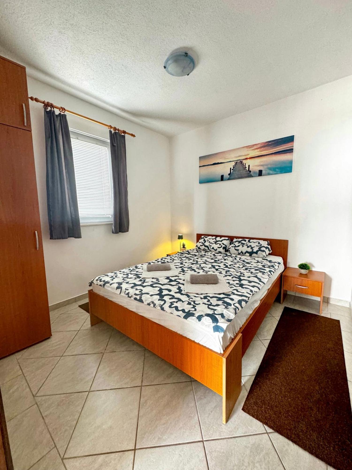 Apartmani Cvangic Vir Exteriör bild